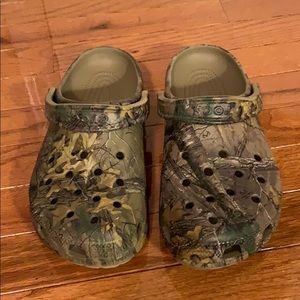 Camo Crocs, women’s 9, men’s 7